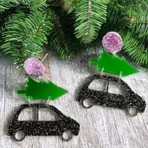 MODCLOTH ACRYLIC HOLIDAY TREE CAR EARRINGS